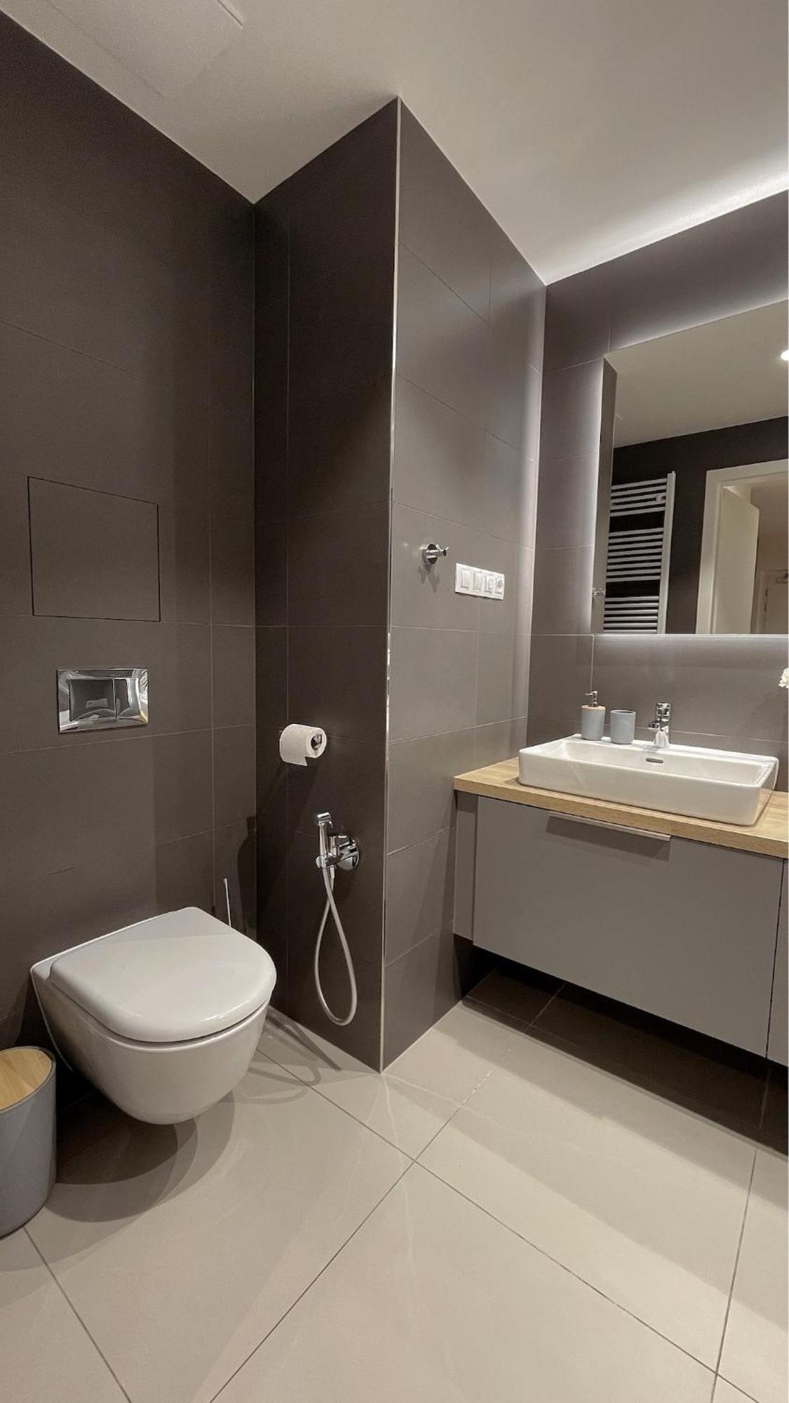 Apartment Modern Stylish With Private Garage