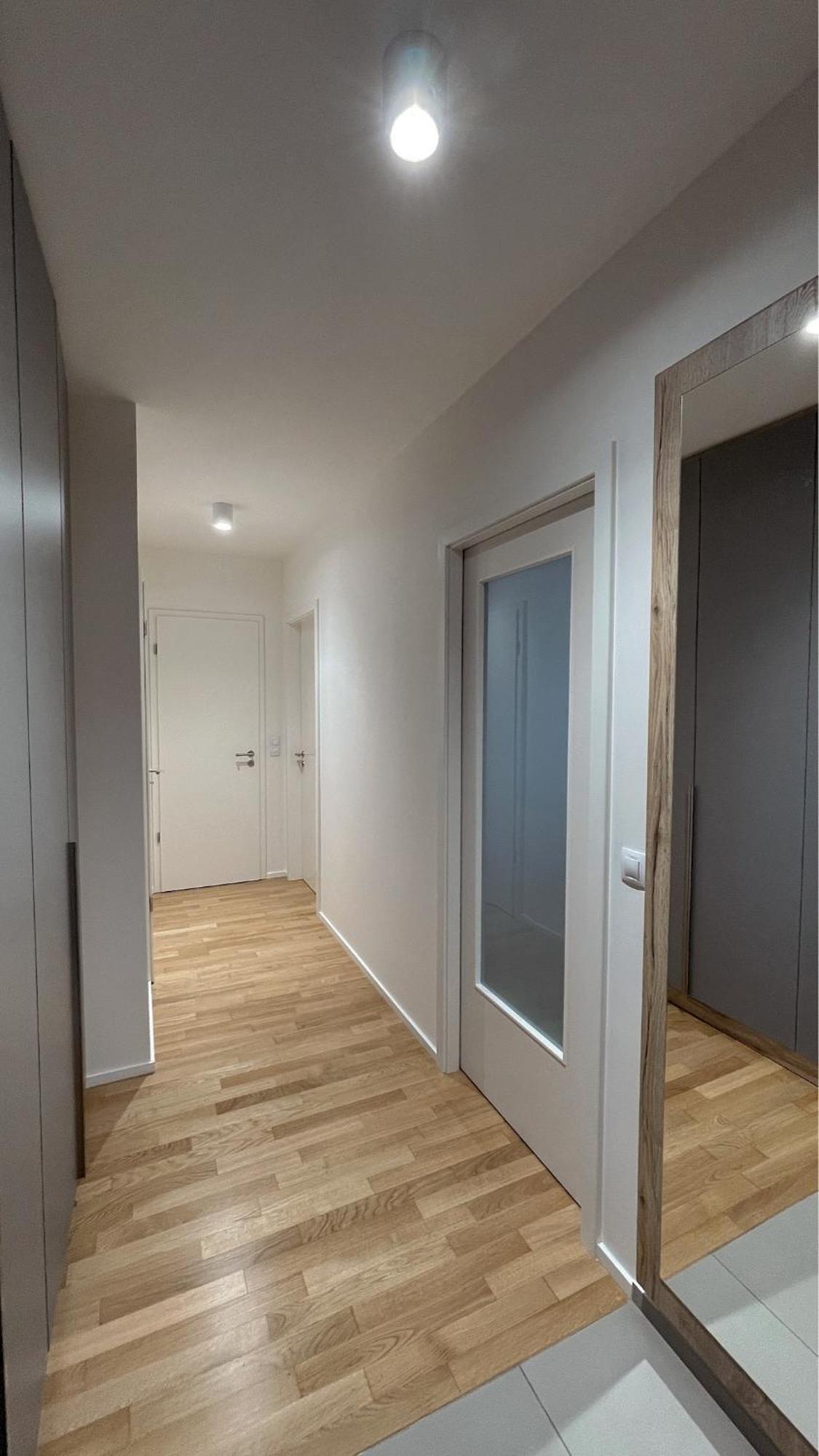 Modern Stylish With Private Garage Apartment