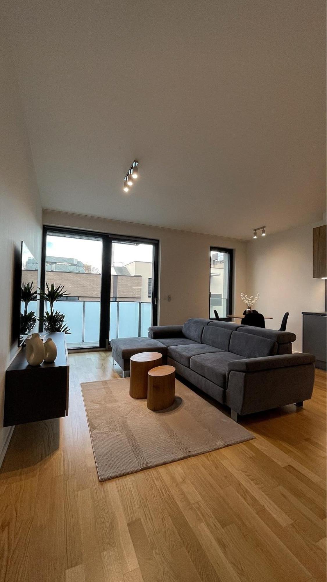 Modern Stylish With Private Garage Apartment