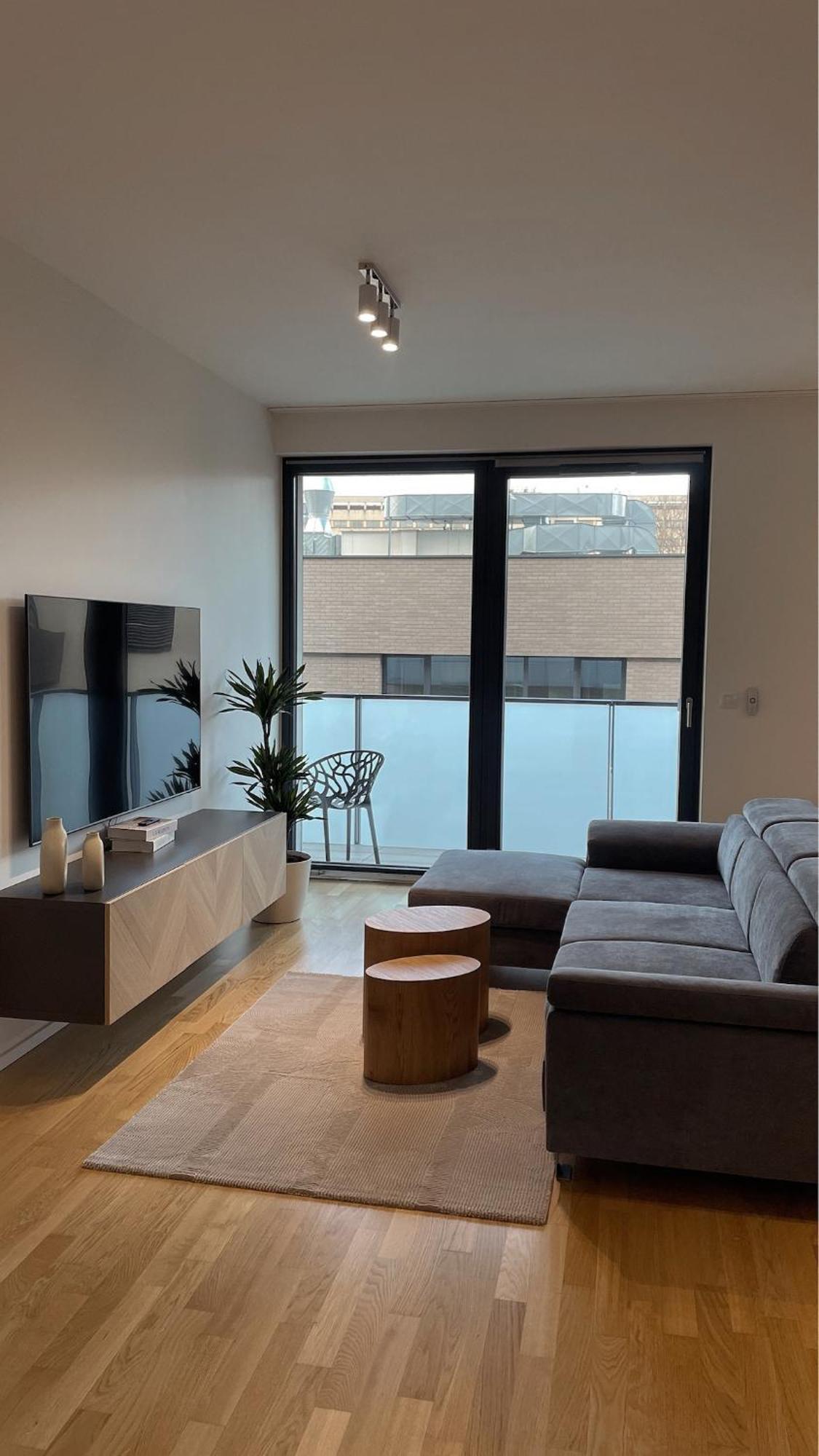 Modern Stylish With Private Garage *