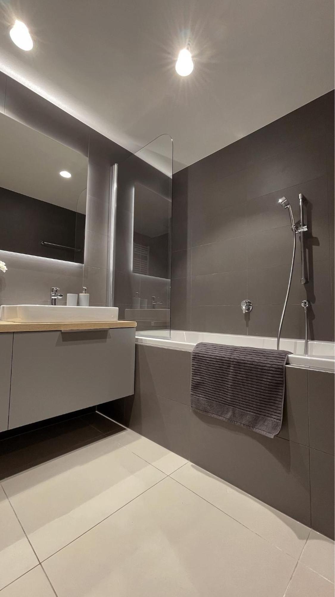 Apartment Modern Stylish With Private Garage Prag